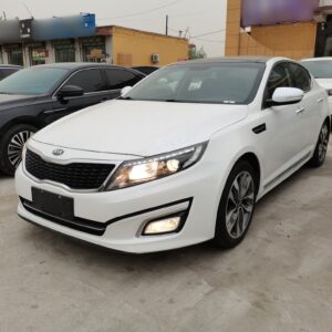 Kia K5 2015 d'occasion, 2,0 L, automatique, finition LUX